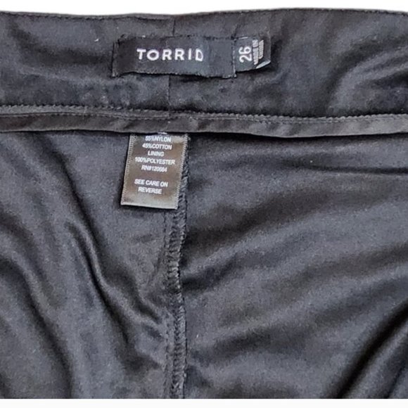 Torrid Plus Size Black Lace Dressy Studio Mini Shorts Plus Size 26 - Picture 8 of 8